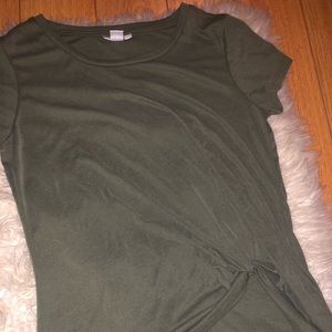 Green knot t shirt
